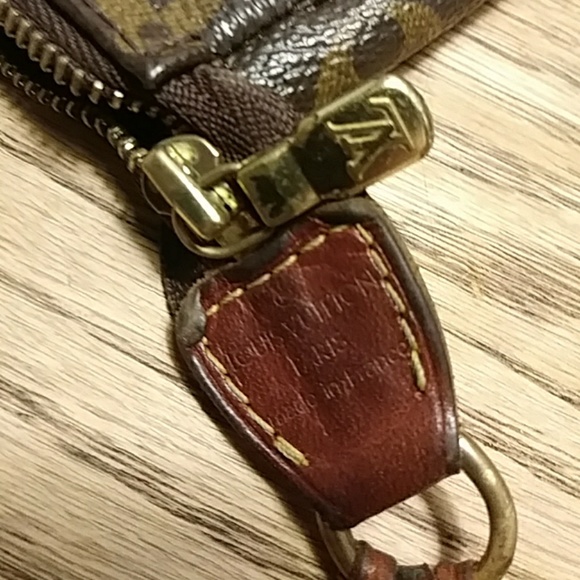 LOUIS VUITTON - Picture 7 of 7